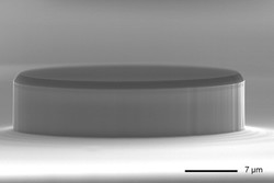 Plasma etching result of VCSEL structure using Ar-Cl2 gas mixture
